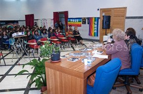 Egidia Beretta Arrigoni incontra gli studenti dell'Istituto S. Satta di Nuoro (© foto S. Novellu)