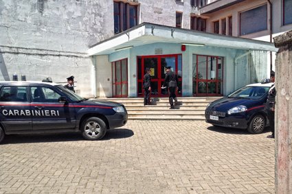 L'Istituto scolastico teatro dell'esercitazione dei Carabinieri