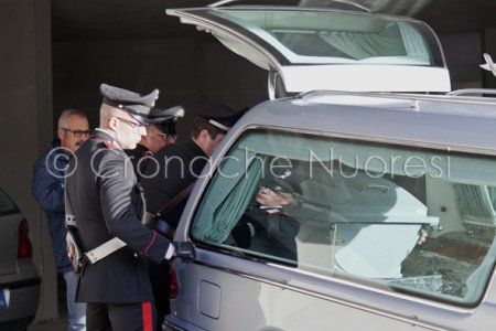 Orosei, il corpo della vittima viene rimosso (© foto S.Novellu)