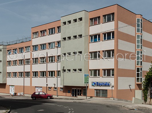 L'edificio che ospita la Residenza familia a Nuoro (© foto Cronache Nuoresi)