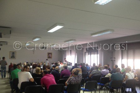 Una foto dell'assemblea (foto Cronache Nuoresi)