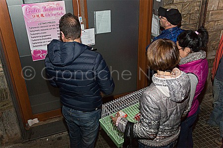 La rottura dei sigilli al centro benessere sotto sequestro (© foto S.Novellu)