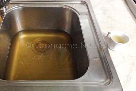 Sarule, acqua gialla e putrida dai rubinetti