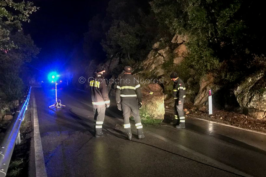 Nuoro Masso Frana Sulla Strada Per L Ortobene Ennesima Tragedia