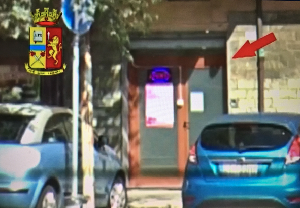 Prostituzione a Nuoro: la Polizia chiude centro massaggi cinese a luci rosse