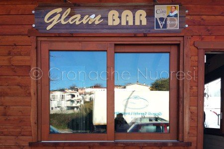 Nuoro. Attentato incendiario nella notte al Glam Bar di via Funtana Buddia