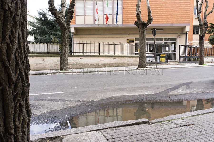 Nuoro. Fogne a cielo da un mese in via Veneto e via Piemonte nell’indifferenza assoluta delle Istituzioni