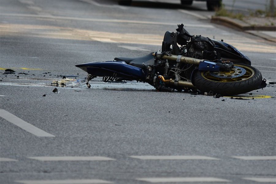 Auto si scontra contro tre moto: in coma centauro nuorese