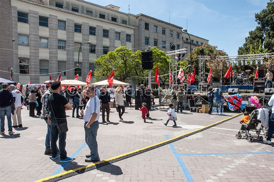 Serata di eventi oggi a Nuoro in piazza Italia in occasione della Festa del Lavoro