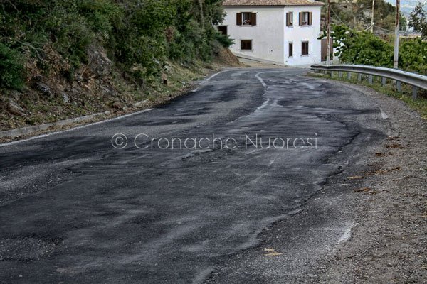 Orune. Giovani, Proloco e volontari sistemano per il Giro d’Italia la strada dimenticata dalla Provincia