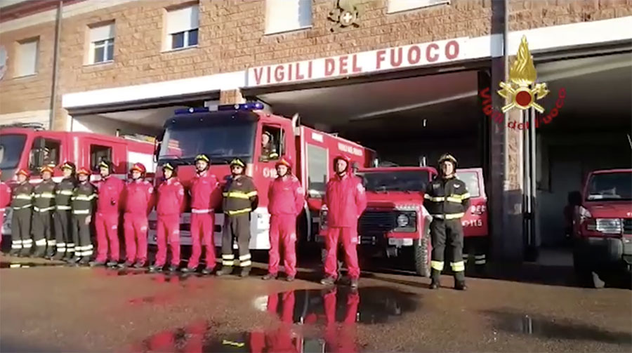 I Vigili del Fuoco della Sardegna omaggiano i tre colleghi morti a Alessandria – VIDEO