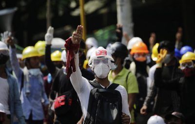 Birmania, manifestazione anti golpe