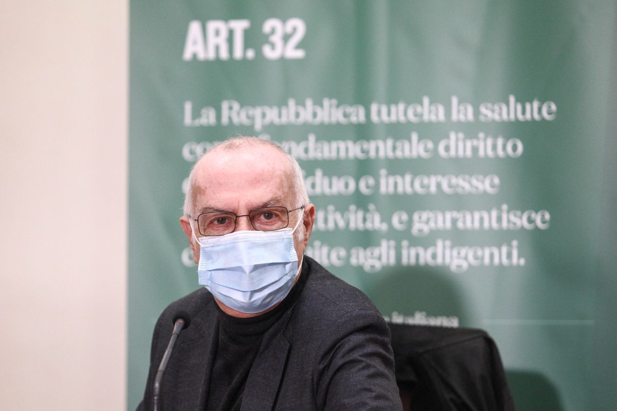 Vaccini, Rezza “Giusto fare accertamenti su AstraZeneca”