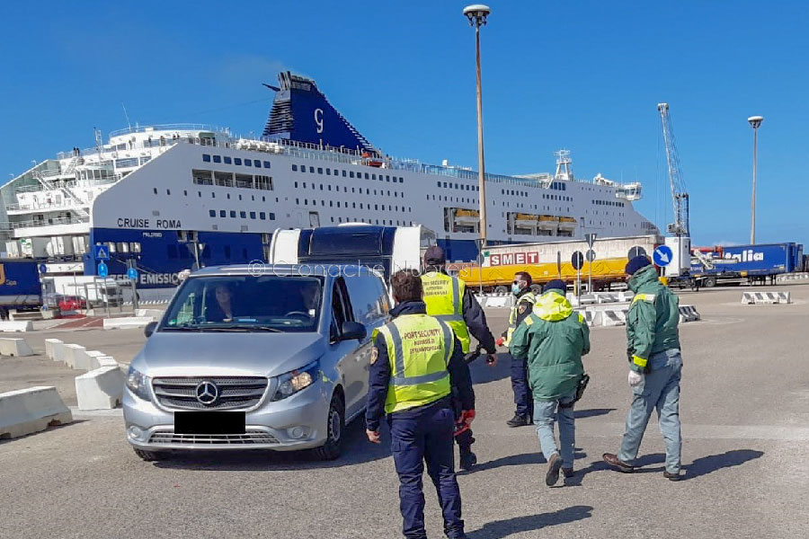 Non si abbassa la guardia sugli arrivi in Sardegna oltre 1800 controlli in porti e aeroporti