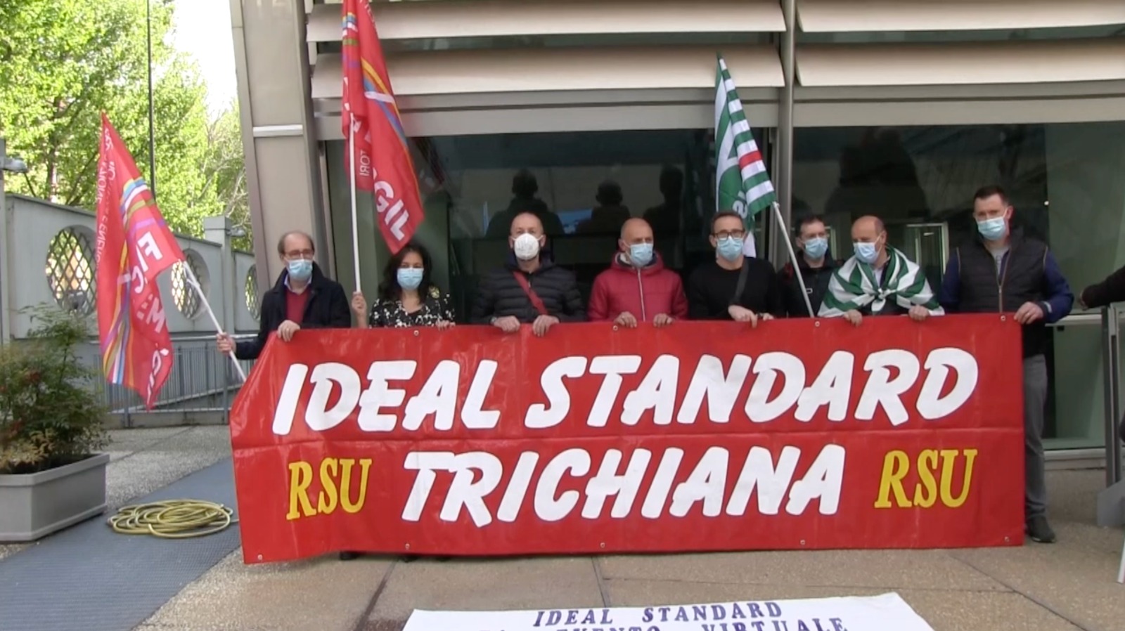 Ideal Standard, a Milano manifestazione di lavoratori e sindacati