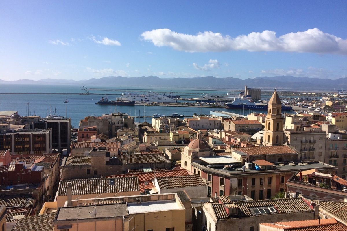 Covid, dal 26 aprile solo la Sardegna in zona rossa