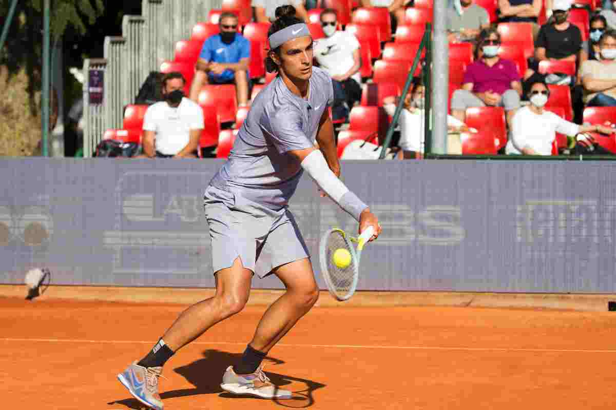 Impresa Musetti al Roland Garros, avanti Sinner, fuori Sonego