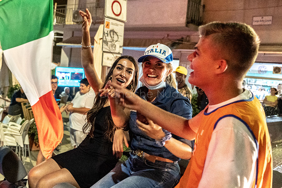 Nuoro. La lunga notte degli Europei – IL VIDEO