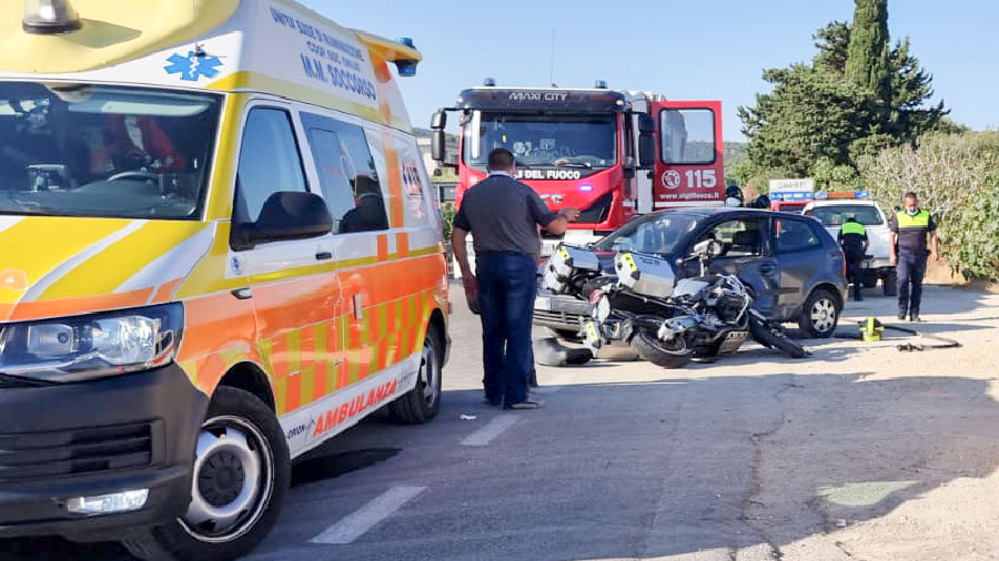 Tragedia sfiorata a Orosei. Due feriti nello scontro tra auto e moto