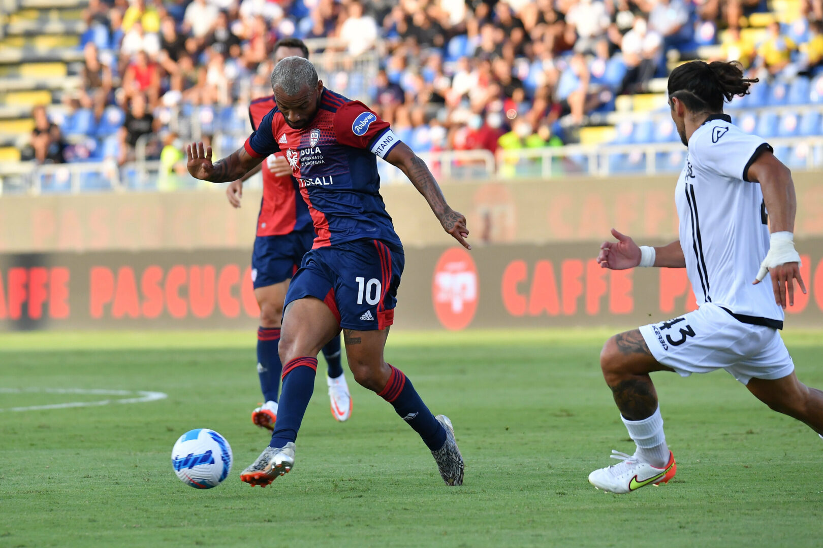 Joao Pedro salva il Cagliari, Spezia rimontato finisce 2-2