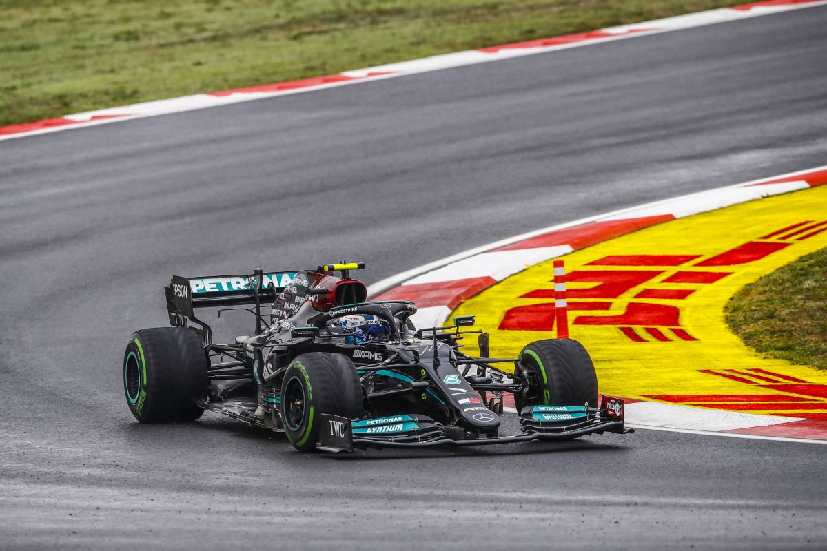 In Turchia vince Bottas davanti a Verstappen e Perez, 4° Leclerc