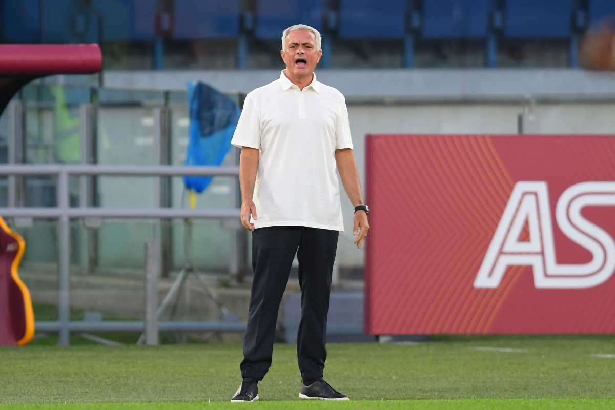 Mourinho difende i Friedkin “Qualcuno ride con le tasche piene”