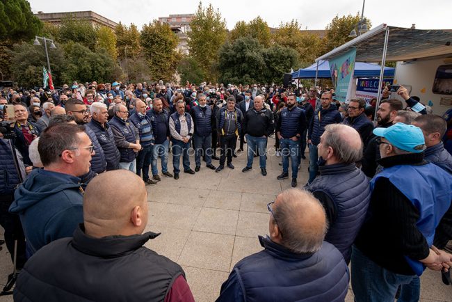 Il Coro di Nuoro alla manifestazione per la sanità (foto S.Novellu)