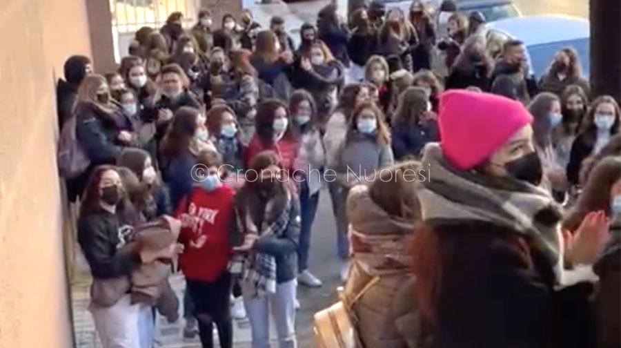 Nuoro. La protesta degli studenti del liceo Sebastiano Satta: “Siamo sotto dittatura”