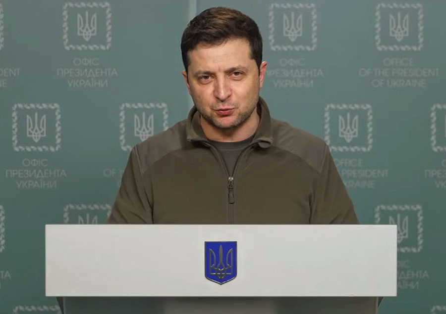 Guerra in Ucraina. Kiev respinge l’attacco russo: Zelensky guida la resistenza e rifiuta aiuti USA