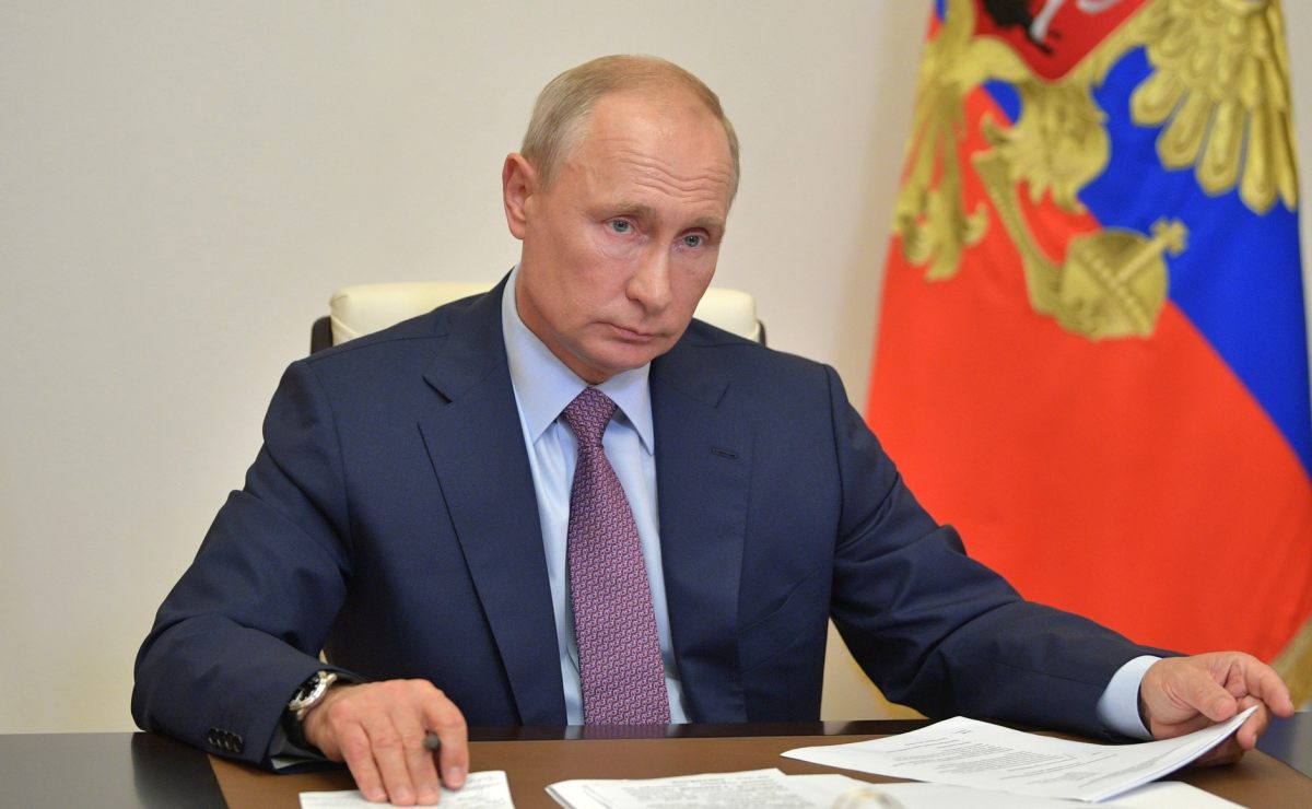 Gas, Putin “Per i pagamenti accetteremo solo il rublo”