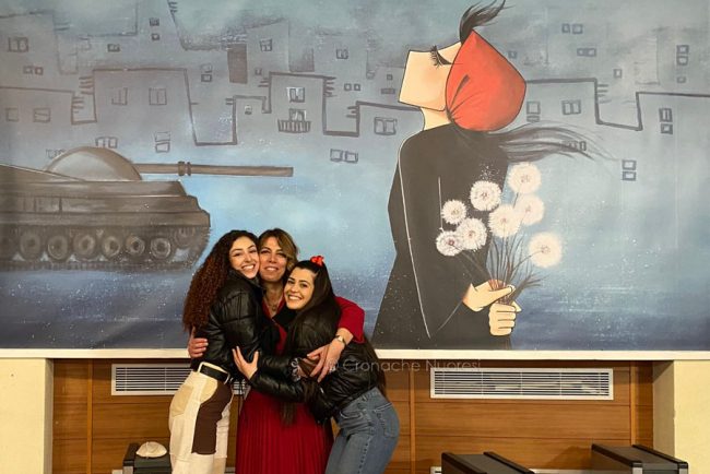 Alessia e Stefania con la preside del Ciusa Silvia Meloni