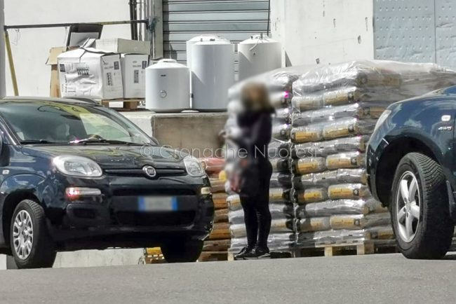 Nuoro, assalto al pellet appena arrivato (foto Cronache Nuoresi)