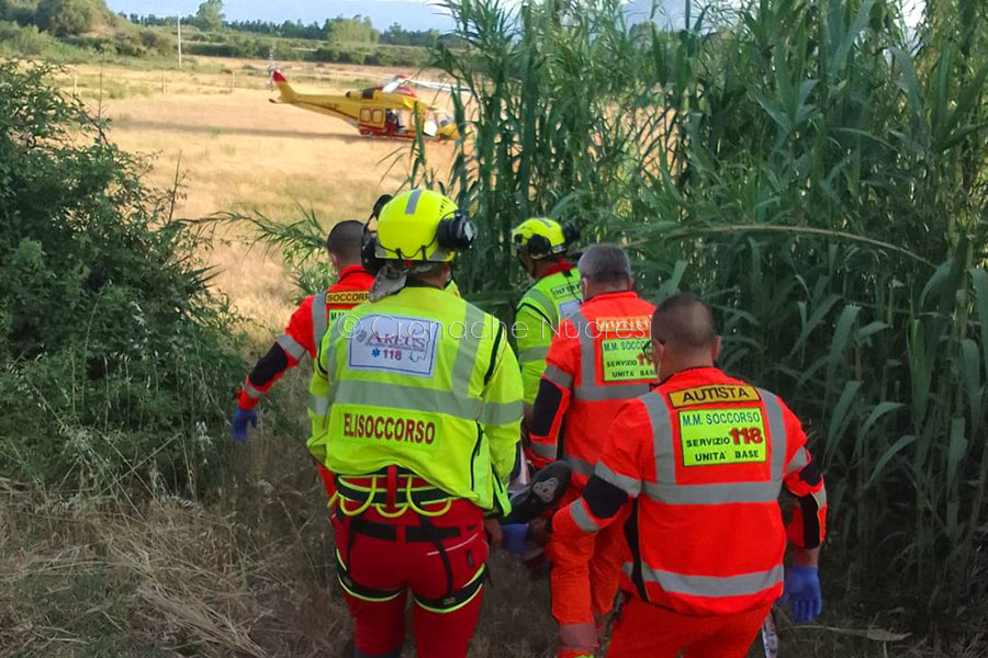 Tragedia sfiorata nel pomeriggio a Orosei: 76enne nuorese cade dalla bici e batte violentemente la testa