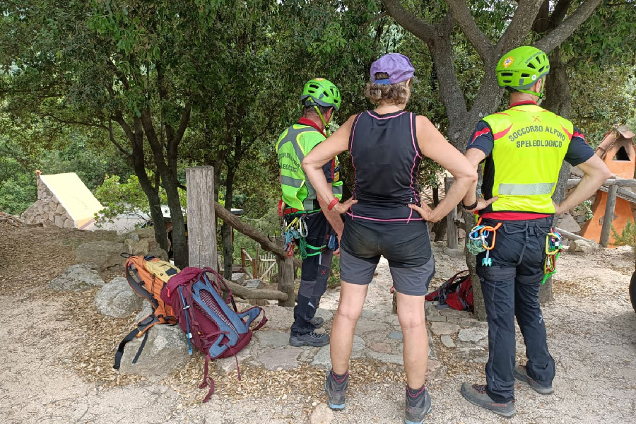 Turista si perde mentre effettua trekking: recuperata dopo un’ora dal Soccorso Alpino