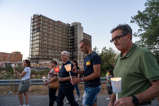 Nuoro, fiaccolata per la sanita' (foto S.Novellu)