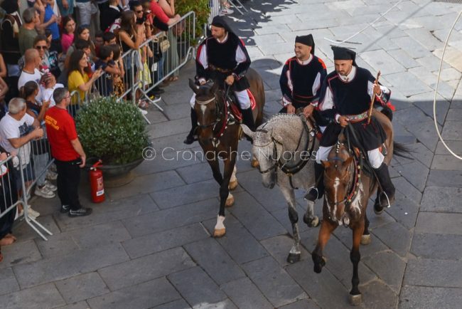 Nuoro, Redentore, sfilata abiti tradizionali (foto F.Nieddu)