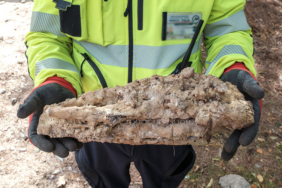 Nuoro. Anche una stallattite tra i rifiuti raccolti all’Ortobene durante la Giornata Plastic free – VIDEO