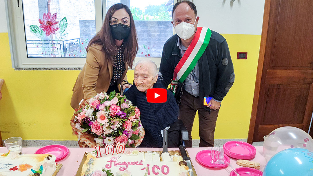 Oniferi. Grande festa per tzia Mariedda Argiolas che taglia il traguardo dei cento anni – VIDEO