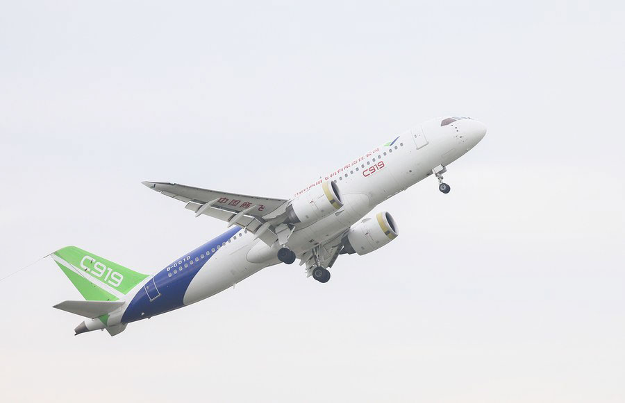 Cina: produttore di aerei COMAC ottiene 300 nuovi ordini per jet C919