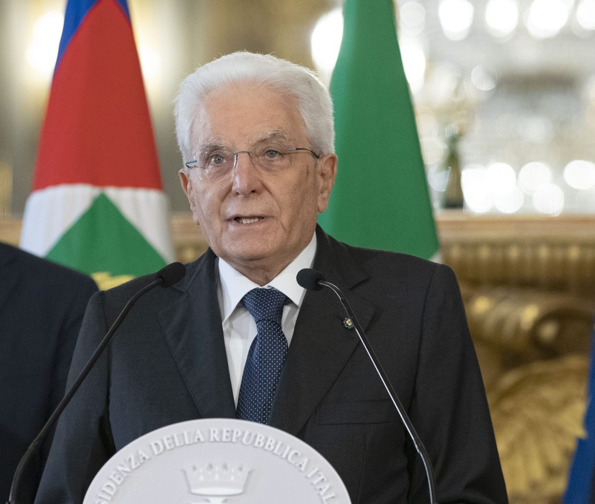 Mattarella positivo al Covid e asintomatico, rinviati gli impegni