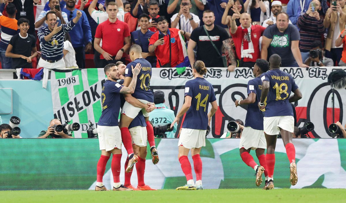 Francia in semifinale, Inghilterra battuta 2-1