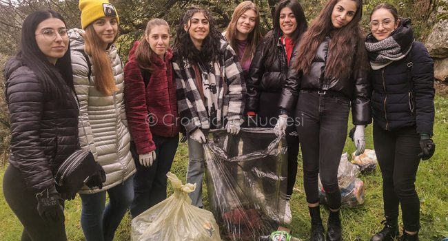 I ragazzi del nuraghe al lavoro a Tanca Manna (foto S.Meloni)