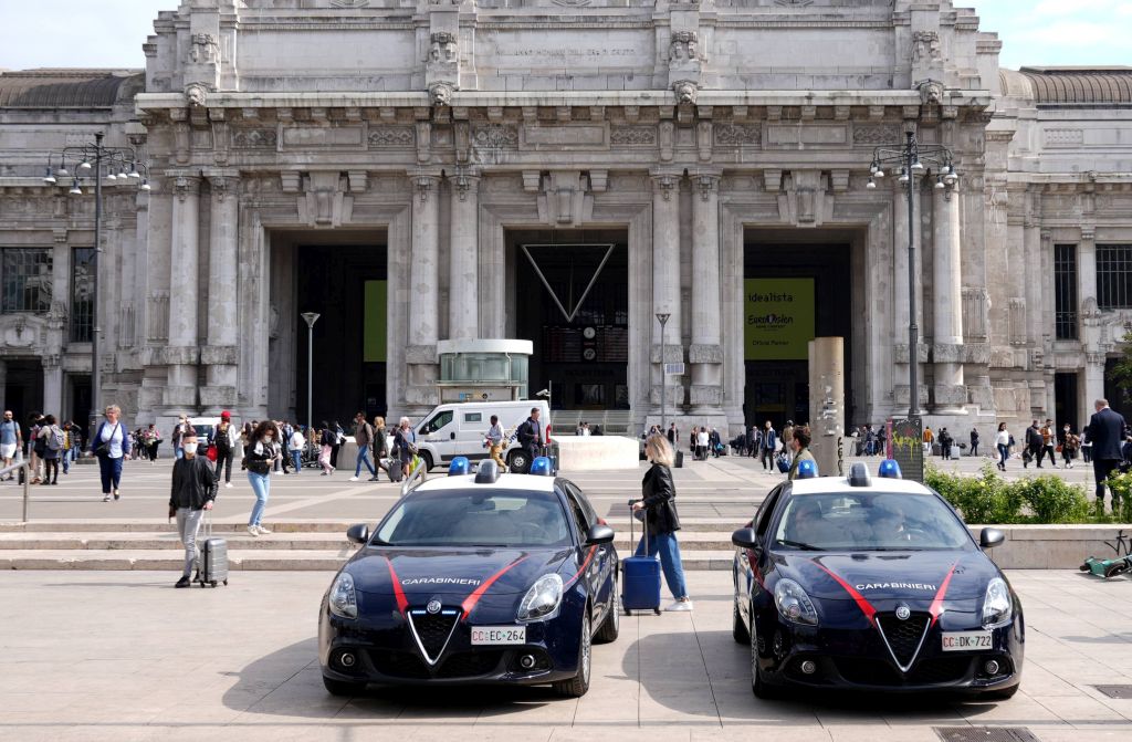 Turista accoltellata, aggressore fermato in Stazione Centrale a Milano