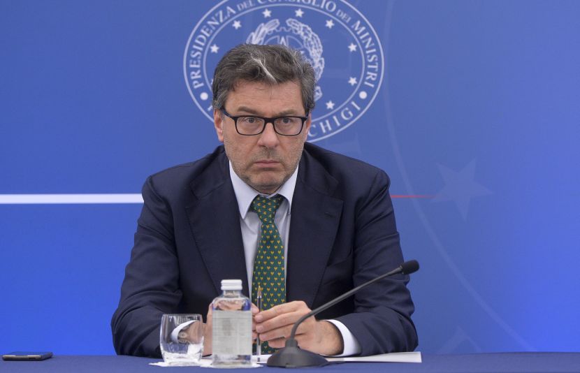 Ue, Giorgetti “Allentare regole su aiuti di Stato non è una soluzione”