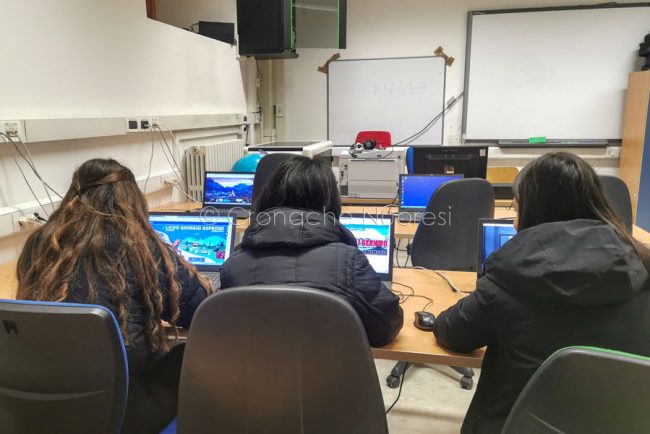 Liceo Asproni, l'aula di informatica