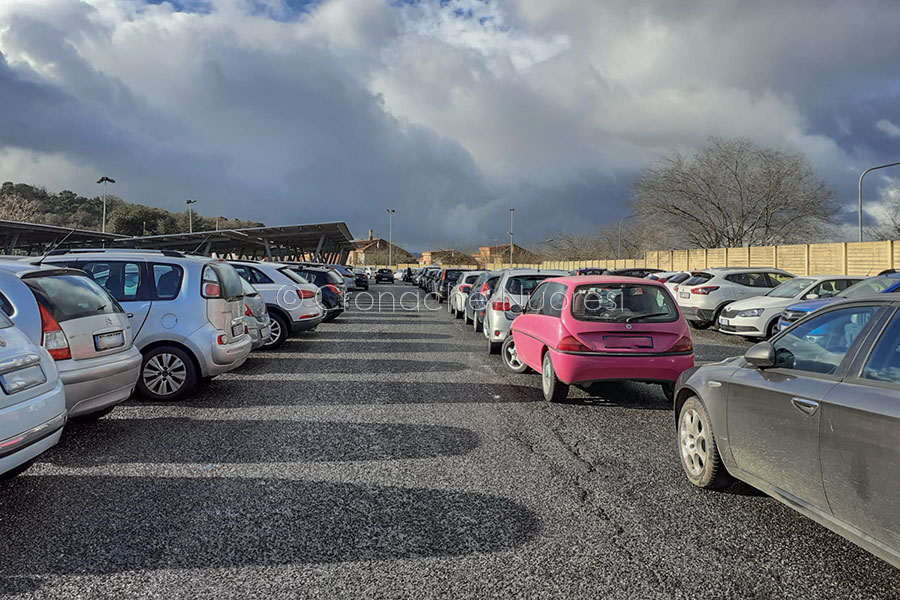 Nuoro. Parcheggio selvaggio prende d’assalto il piazzale antistante l’ospedale San Francesco