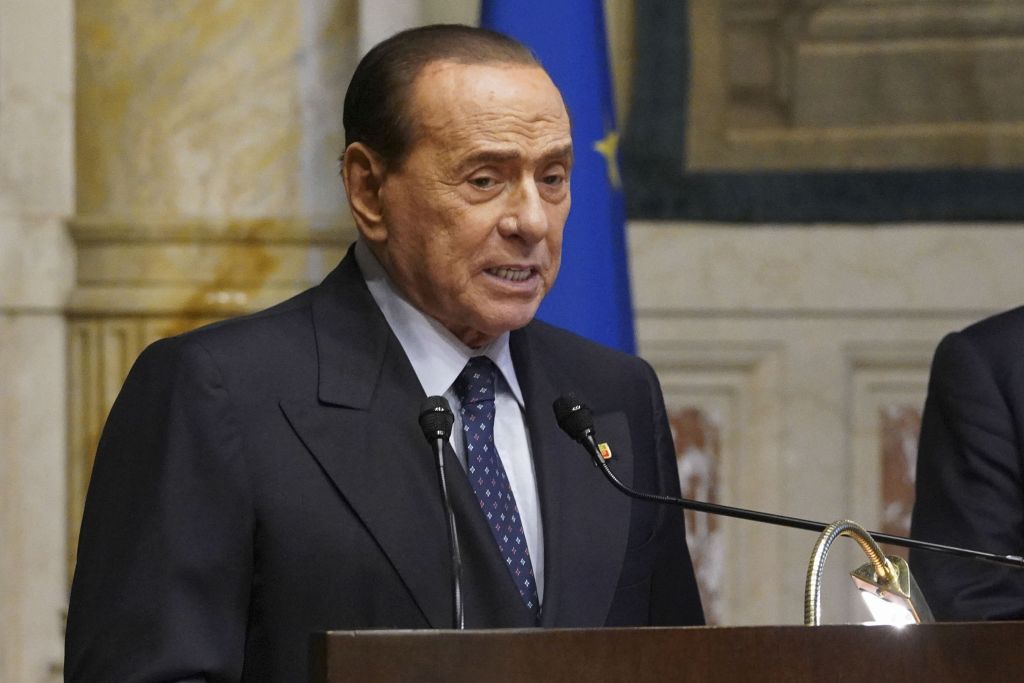 Berlusconi “Sto dalla parte del popolo ucraino e della pace”