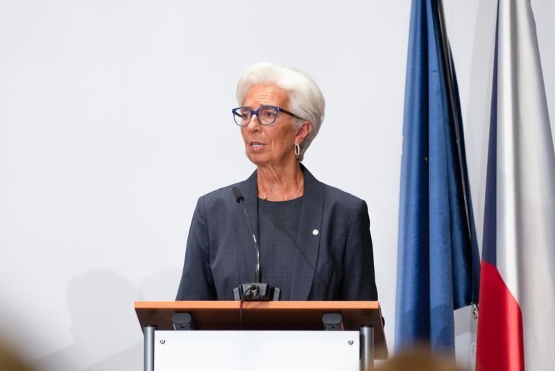 Lagarde annuncia un nuovo rialzo dei tassi a marzo