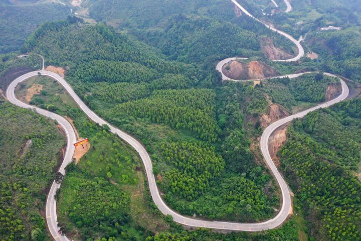 Cina: banca politica aumenta sostegno finanziario per le strade rurali