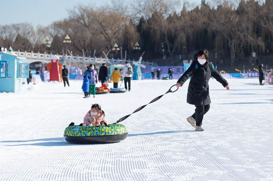 Cina: festival del ghiaccio e della neve apre a Pechino